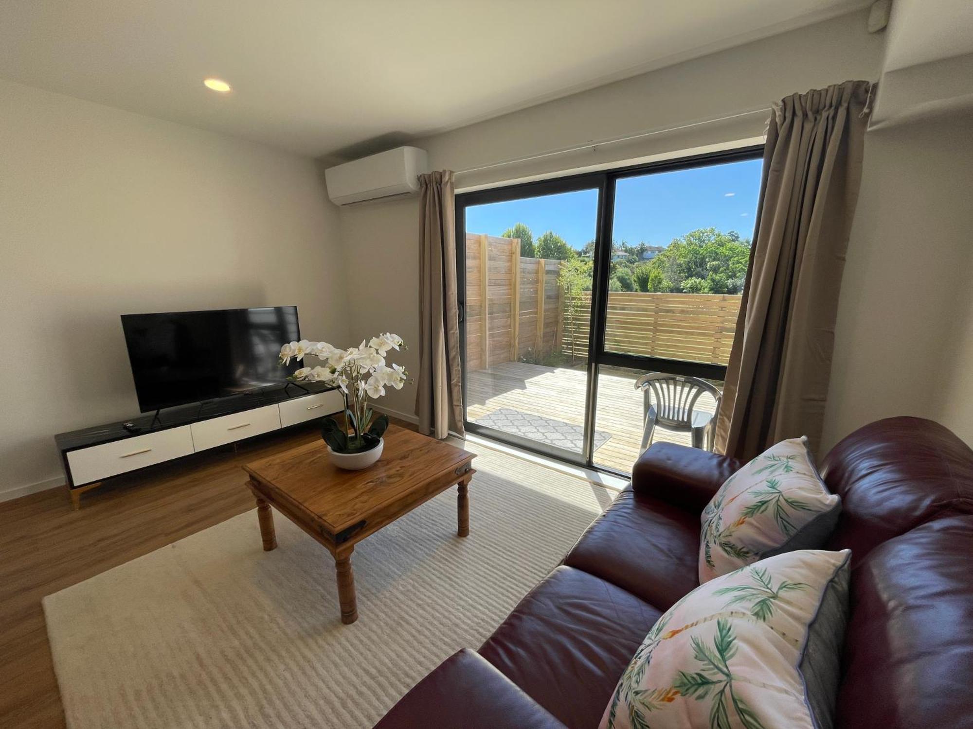 Modern Home By The Reserve Auckland Exterior foto